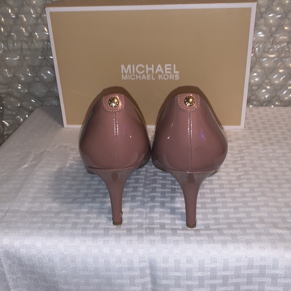 Michael Kors - Picture 3 of 7